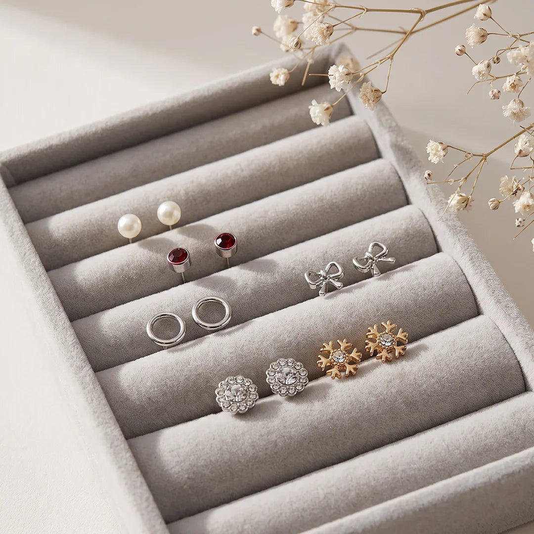 6 Pair of Small Studs Earrings - Set 10