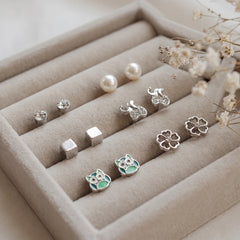 6 Pair of Small Studs Earrings - Set 13