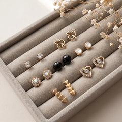 7 Pair of Small Studs Earrings - Set 16