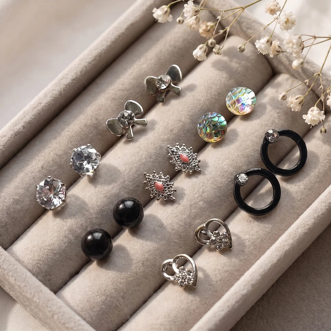7 Pair of Small Studs Earrings - Set 8