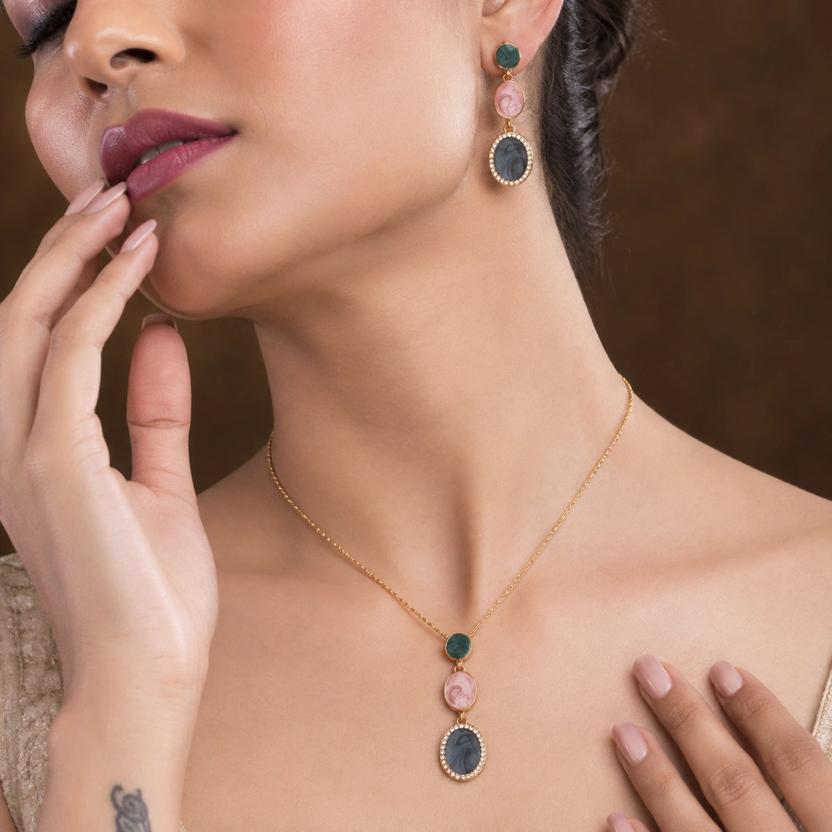 Handpainted Metallic Pendant - Necklace set 2